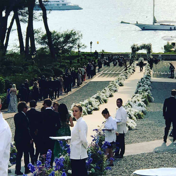 Đám cưới hơn 100 tỷ tại Pháp của cặp người thừa kế với sự tham gia của hàng loạt sao đình đám - Ảnh 8. Đám cưới hơn 100 tỷ tại Pháp của cặp người thừa kế với sự tham gia của hàng loạt sao đình đám - Ảnh 8.