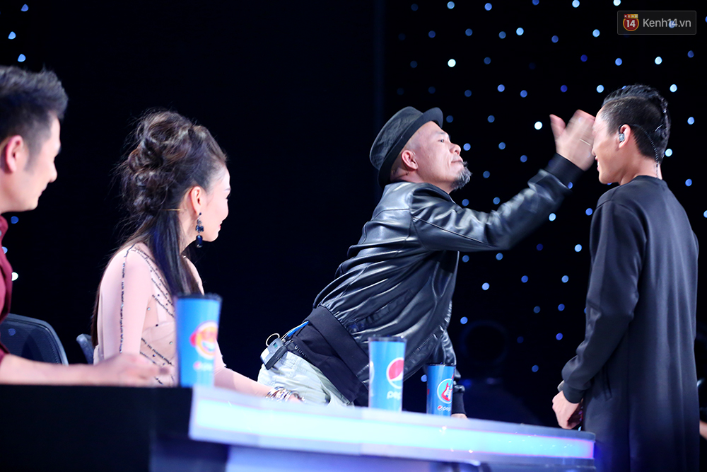 Vietnam Idol: Thu Minh nhờ fan vote cho Janice, Huy Tuấn đánh yêu Việt Thắng - Ảnh 13. Vietnam Idol: Thu Minh nhờ fan vote cho Janice, Huy Tuấn đánh yêu Việt Thắng - Ảnh 13.