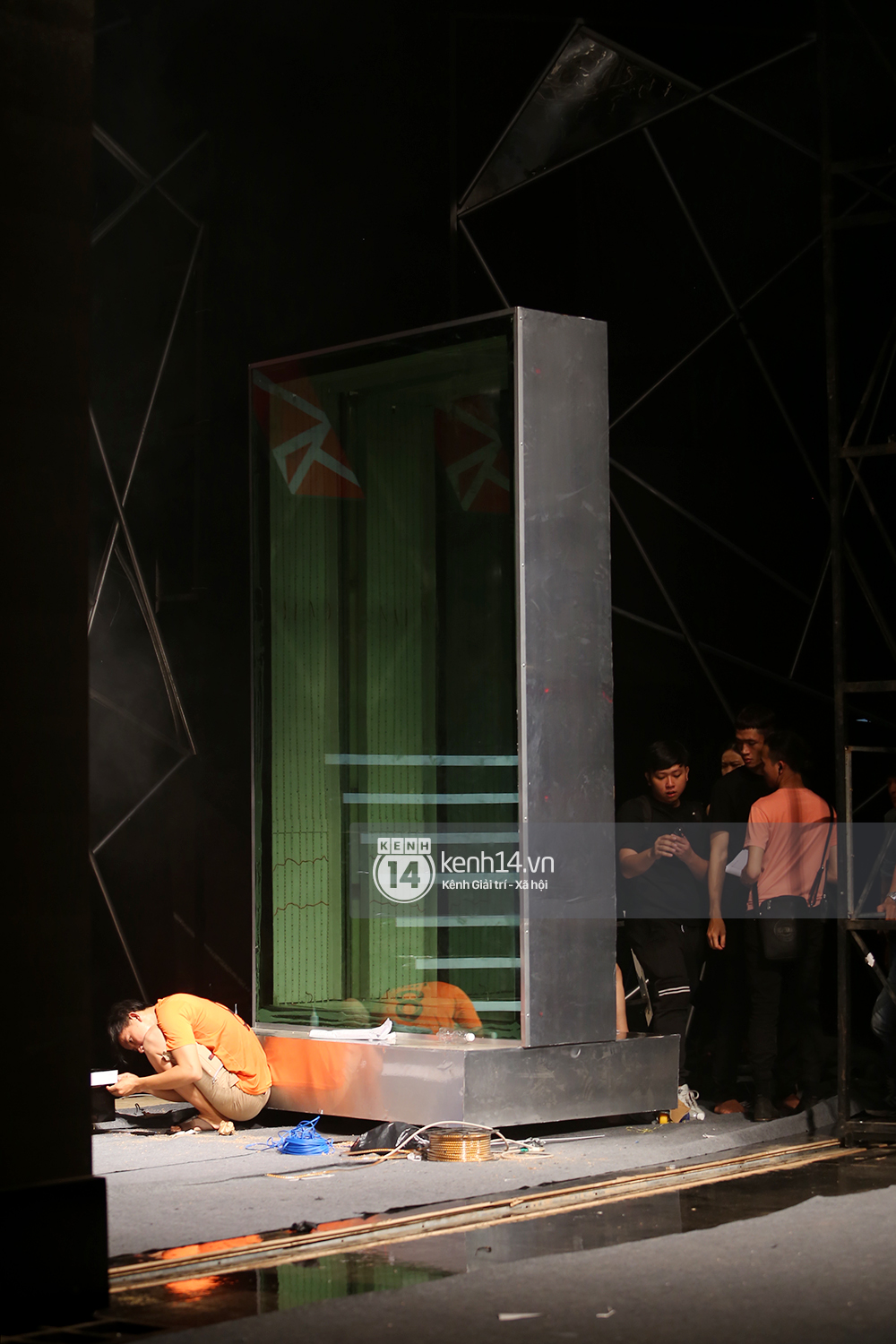 Lộ diện vũ khí bí mật sẽ hạ gục thí sinh Next Top Model tối nay! - Ảnh 1. Lộ diện vũ khí bí mật sẽ hạ gục thí sinh Next Top Model tối nay! - Ảnh 1.