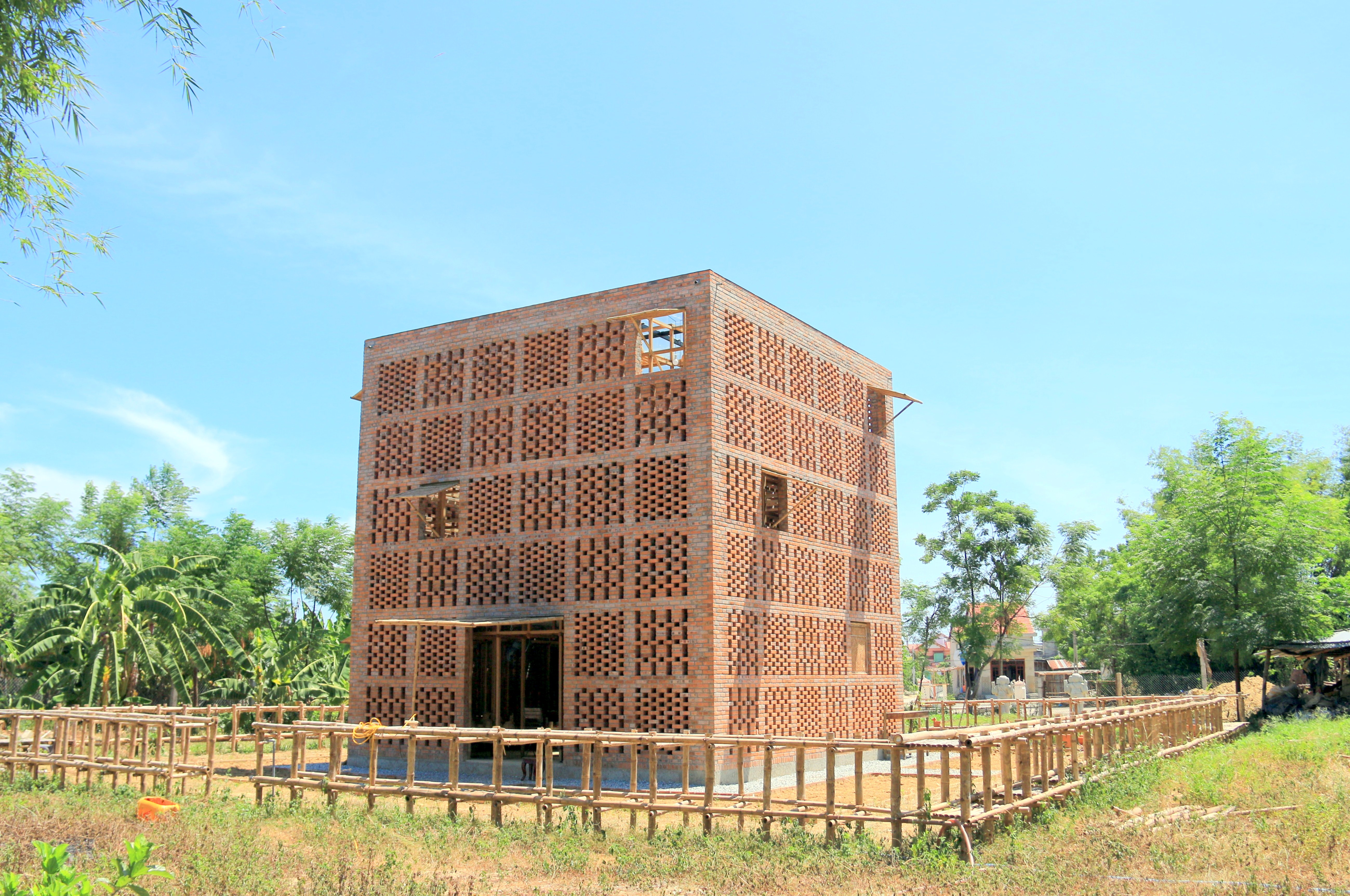 - Ảnh 2. - Ảnh 2.