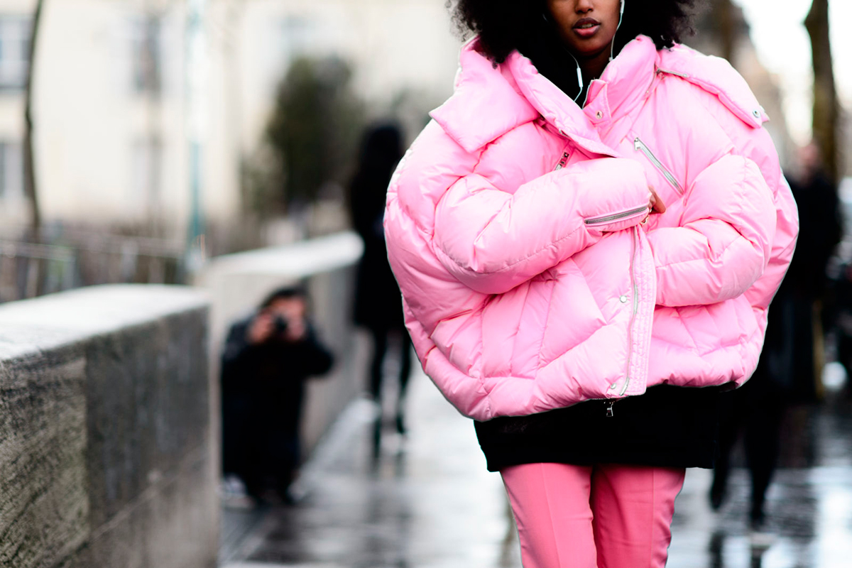 G-Dragon & Rihanna cùng có mùa đông không lạnh với mốt áo phao khổng lồ - Ảnh 11. G-Dragon & Rihanna cùng có mùa đông không lạnh với mốt áo phao khổng lồ - Ảnh 11.