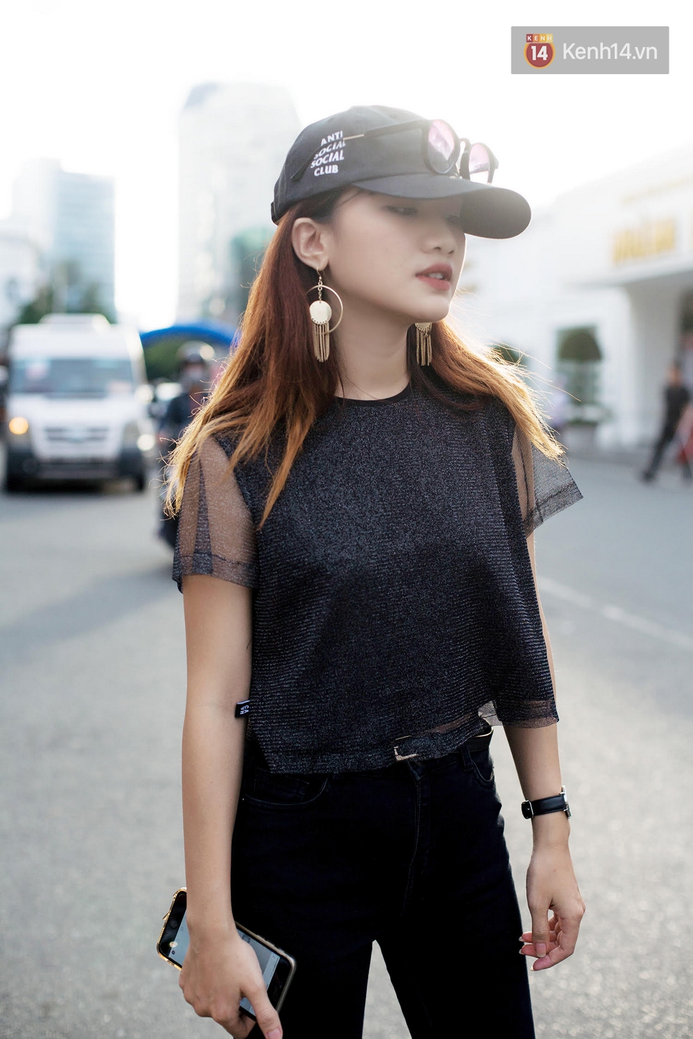 Giới trẻ 2 miền tuần qua ăn vận không chỉ thời thượng mà còn tôn dáng đến nhường này nữa - Ảnh 10. Giới trẻ 2 miền tuần qua ăn vận không chỉ thời thượng mà còn tôn dáng đến nhường này nữa - Ảnh 10.