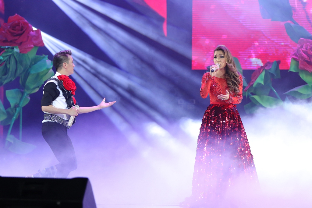 Liveshow 20 năm ca hát của Đàm Vĩnh Hưng: Hoành tráng, màu sắc như Las Vegas thu nhỏ - Ảnh 26. Liveshow 20 năm ca hát của Đàm Vĩnh Hưng: Hoành tráng, màu sắc như Las Vegas thu nhỏ - Ảnh 26.