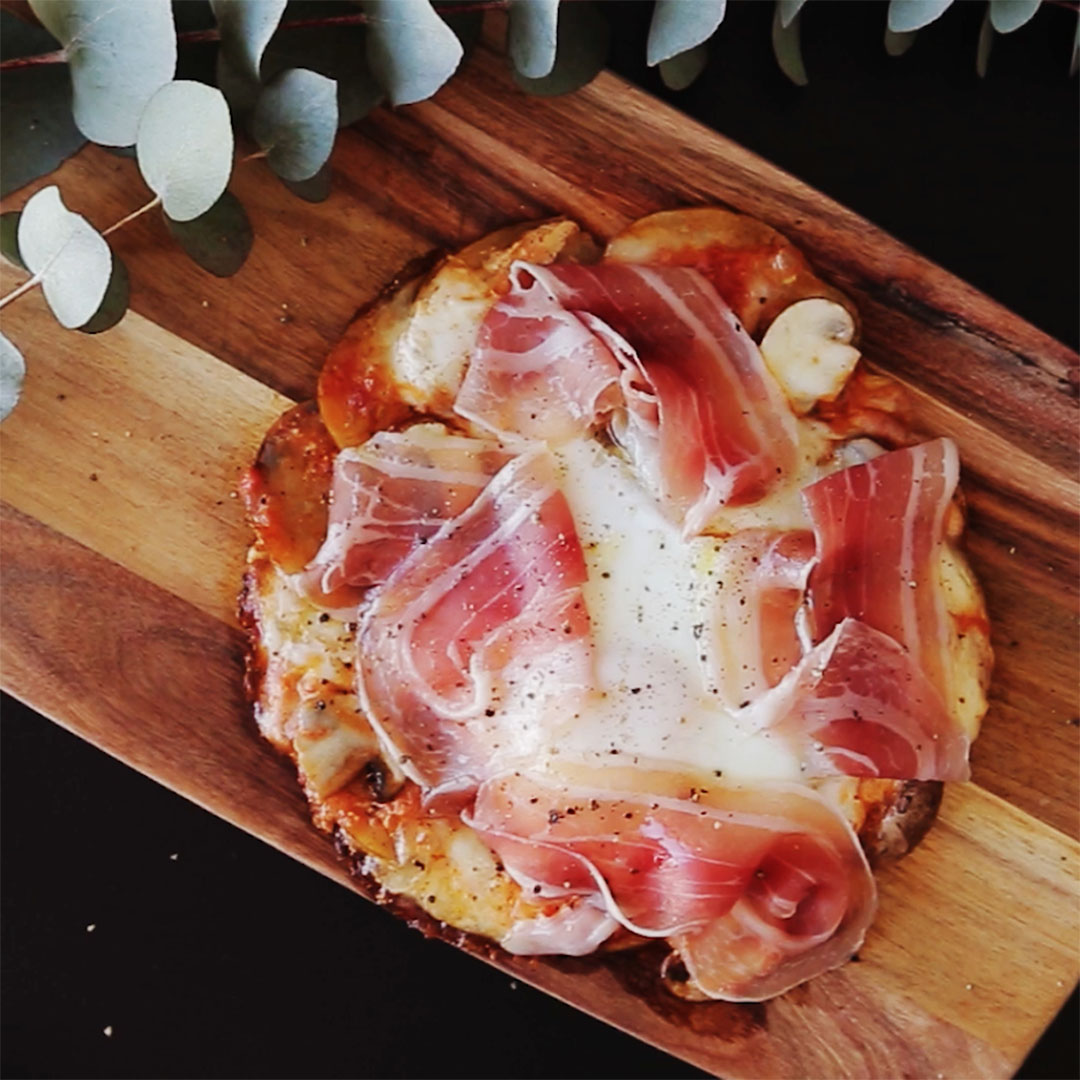 Pizza nhân trứng lòng đào siêu tốc không cần lò cũng chẳng cần bột mì - Ảnh 7. Pizza nhân trứng lòng đào siêu tốc không cần lò cũng chẳng cần bột mì - Ảnh 7.