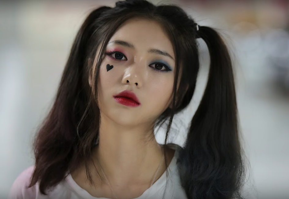 Thích nhân vật Harley Quinn nhưng không muốn làm lố? Hãy học kiểu makeup Harley Quinn phiên bản ngoan hiền này ngay thôi - Ảnh 8. Thích nhân vật Harley Quinn nhưng không muốn làm lố? Hãy học kiểu makeup Harley Quinn phiên bản ngoan hiền này ngay thôi - Ảnh 8.