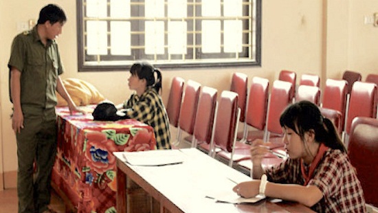 2 nữ sinh ở Nghệ An bị đánh hội đồng dã man vì không trả lời tin nhắn facebook? - Ảnh 2. 2 nữ sinh ở Nghệ An bị đánh hội đồng dã man vì không trả lời tin nhắn facebook? - Ảnh 2.