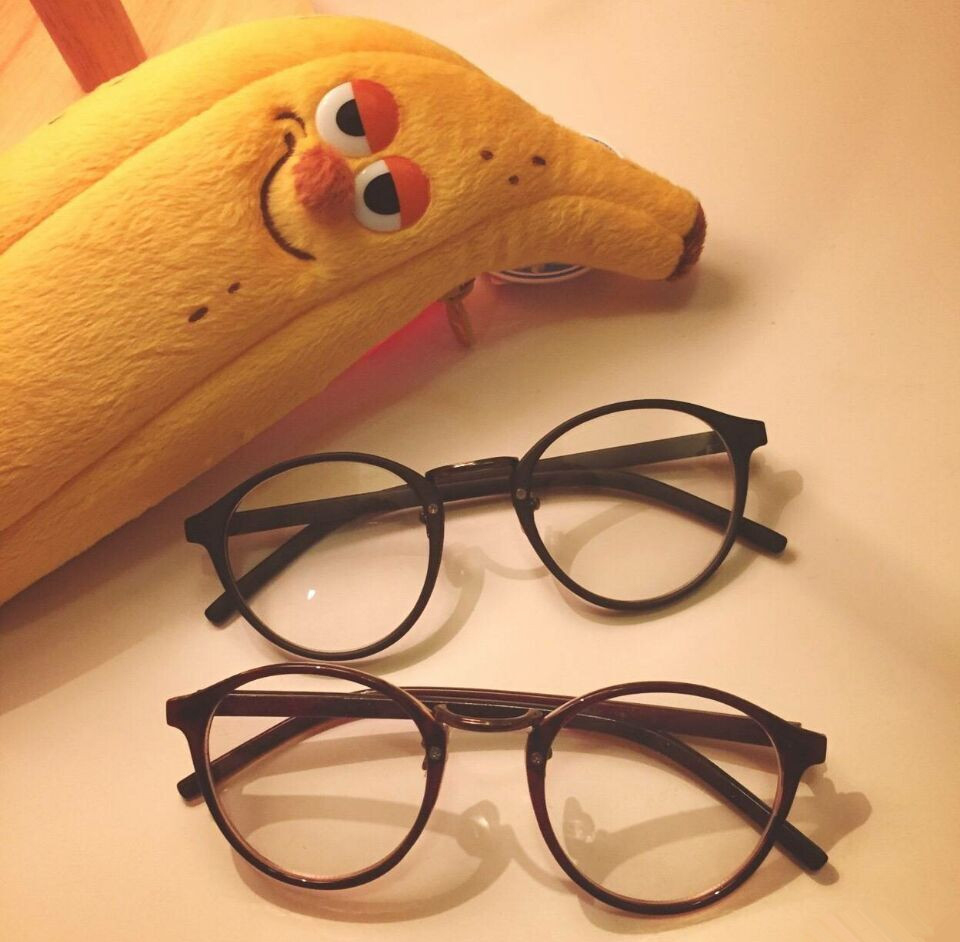 Nguy cơ mắc phải căn bệnh hỏng một bên mắt đáng sợ vì thói quen bị cận mà lười đeo kính - Ảnh 2. Nguy cơ mắc phải căn bệnh hỏng một bên mắt đáng sợ vì thói quen bị cận mà lười đeo kính - Ảnh 2.