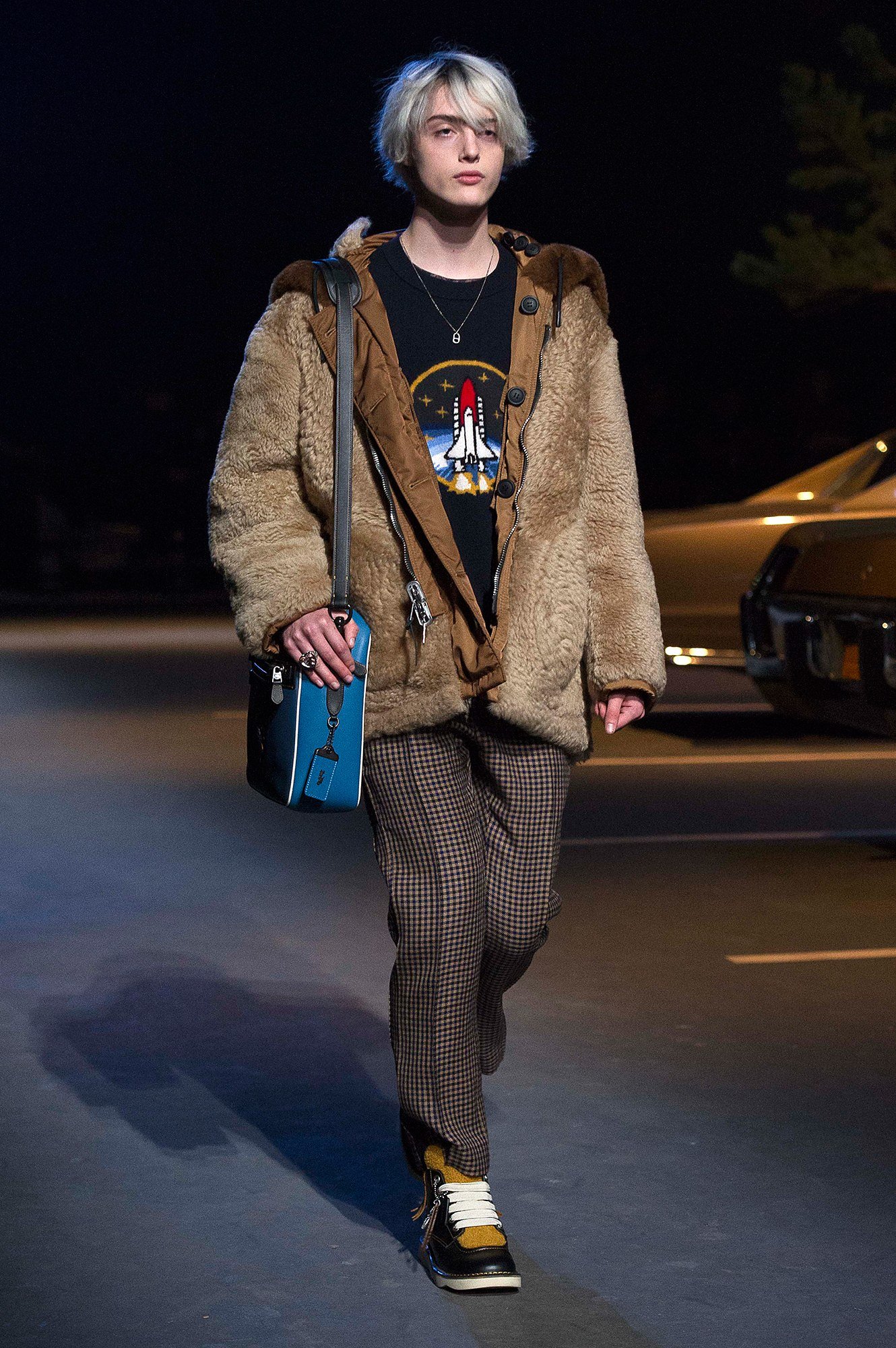 Chẳng ai ngờ chàng mẫu nam này đã từng là một cô nàng xinh đẹp nữ tính đến thế! - Ảnh 6. Chẳng ai ngờ chàng mẫu nam này đã từng là một cô nàng xinh đẹp nữ tính đến thế! - Ảnh 6.