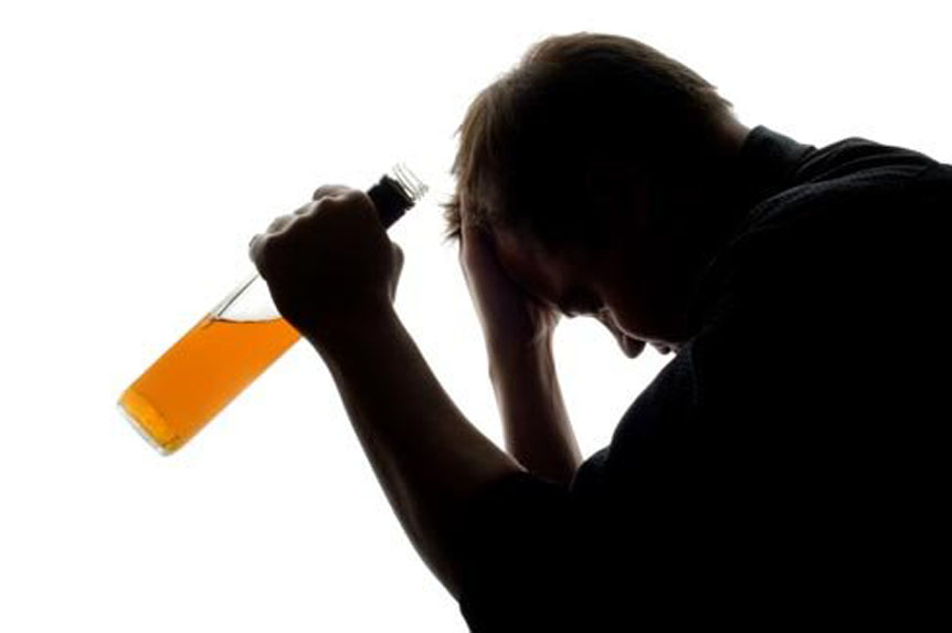 Người đàn ông phải cắt bỏ của quý vì trót dại cất tạm vào chai nước suốt 4 ngày - Ảnh 1. Người đàn ông phải cắt bỏ của quý vì trót dại cất tạm vào chai nước suốt 4 ngày - Ảnh 1.