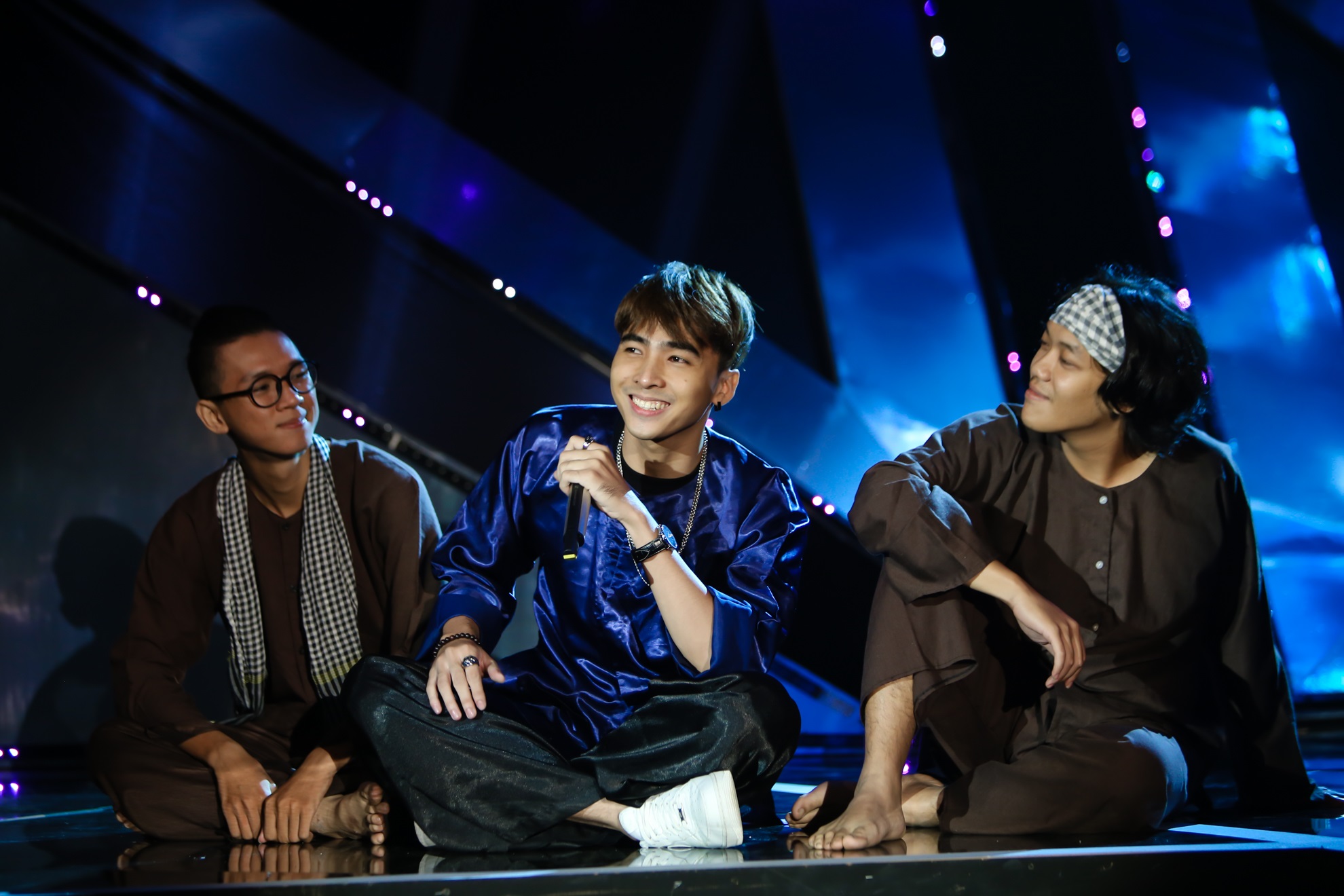 Thu Minh bất chợt nhắc về Hương Tràm trên sóng truyền hình - Ảnh 16. Thu Minh bất chợt nhắc về Hương Tràm trên sóng truyền hình - Ảnh 16.