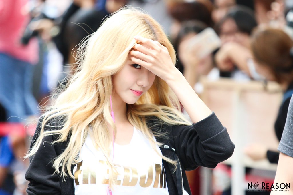 Yoona (SNSD) lép từ vòng 1 tới vòng 3 thì đã sao, vẫn làm lay động triệu người đấy thôi - Ảnh 22. Yoona (SNSD) lép từ vòng 1 tới vòng 3 thì đã sao, vẫn làm lay động triệu người đấy thôi - Ảnh 22.