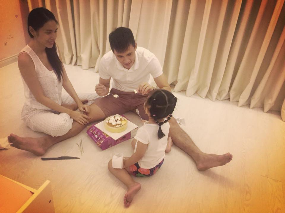 Thủy Tiên lên tiếng về việc che giấu gương mặt của bé Bánh Gạo - Ảnh 1. Thủy Tiên lên tiếng về việc che giấu gương mặt của bé Bánh Gạo - Ảnh 1.