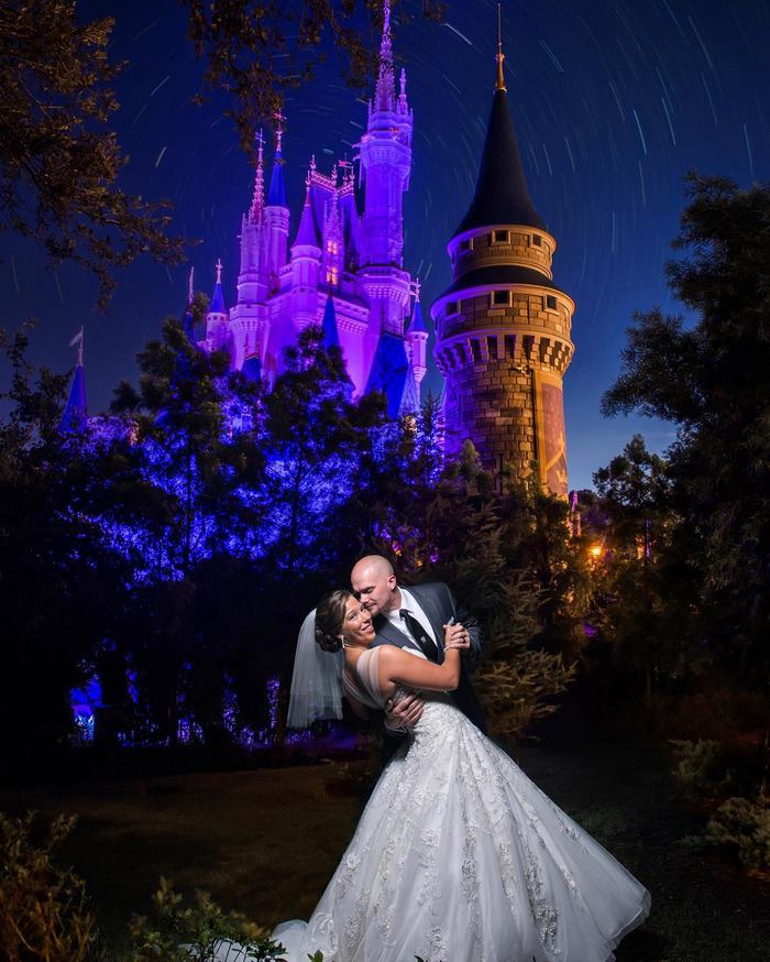 Hóa thân thành công chúa Disney trong ngày cưới, còn gì tuyệt diệu hơn chứ? - Ảnh 1. Hóa thân thành công chúa Disney trong ngày cưới, còn gì tuyệt diệu hơn chứ? - Ảnh 1.