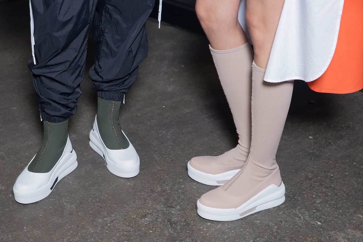 9 bộ sưu tập và những giấc mơ tuyệt vời cho con gái từ NYFW - Ảnh 47. 9 bộ sưu tập và những giấc mơ tuyệt vời cho con gái từ NYFW - Ảnh 47.