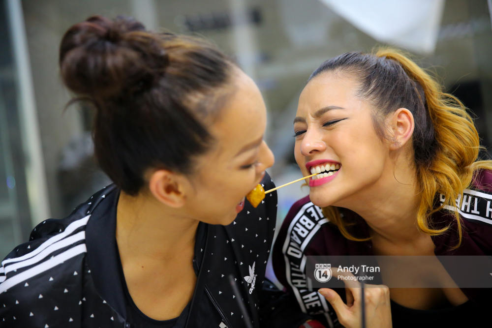 Đói chưa nhỉ? - Cùng Mai Ngô, Lilly Nguyễn lạc vào thiên đường đồ ăn vặt Hong Kong ở Sài Gòn - Ảnh 4. Đói chưa nhỉ? - Cùng Mai Ngô, Lilly Nguyễn lạc vào thiên đường đồ ăn vặt Hong Kong ở Sài Gòn - Ảnh 4.