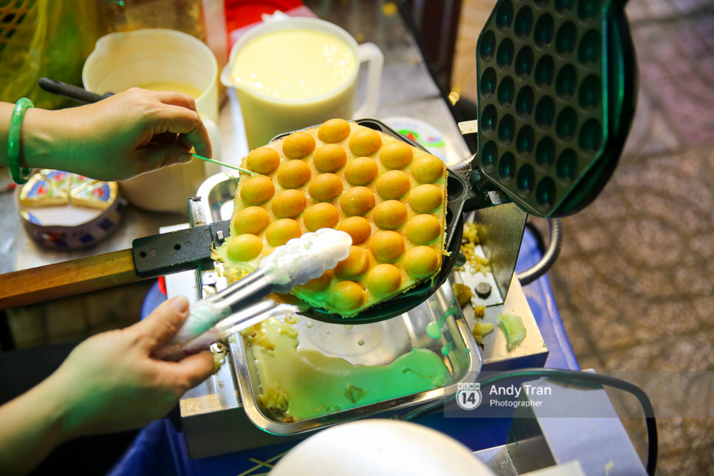 Đói chưa nhỉ? - Cùng Mai Ngô, Lilly Nguyễn lạc vào thiên đường đồ ăn vặt Hong Kong ở Sài Gòn - Ảnh 7. Đói chưa nhỉ? - Cùng Mai Ngô, Lilly Nguyễn lạc vào thiên đường đồ ăn vặt Hong Kong ở Sài Gòn - Ảnh 7.