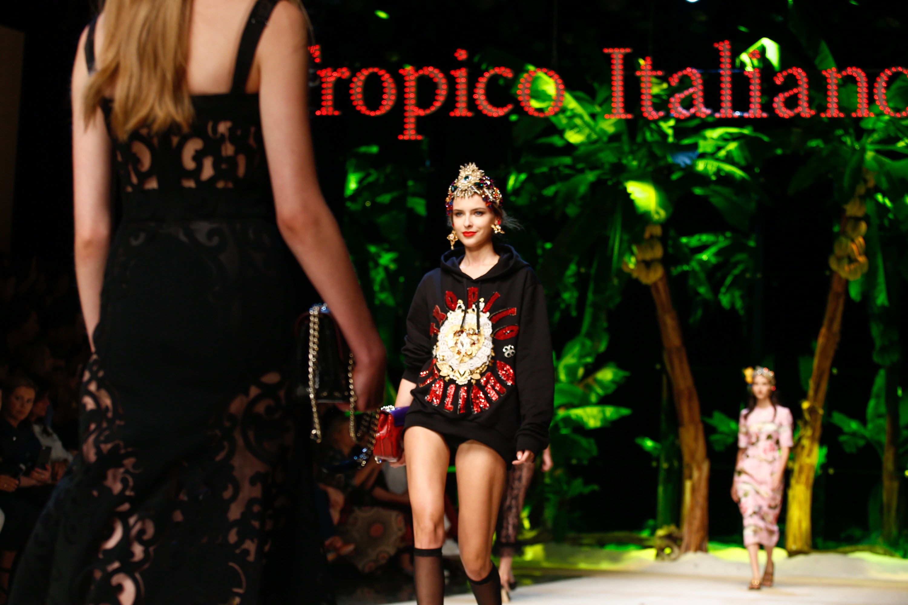 Nếu muốn mơ, hãy mơ những giấc mơ ngọt ngào nhất từ Milan - Ảnh 10. Nếu muốn mơ, hãy mơ những giấc mơ ngọt ngào nhất từ Milan - Ảnh 10.