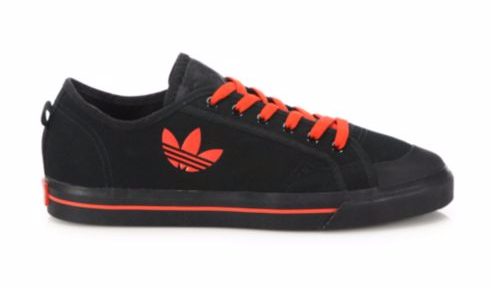 Bộ sưu tập giày sneaker đen huyền bí dành cho các boy - Ảnh 1. Bộ sưu tập giày sneaker đen huyền bí dành cho các boy - Ảnh 1.