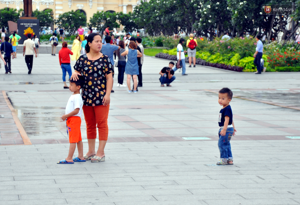 Người dân nói gì trước quyết định cấm xe điện cân bằng ở phố Nguyễn Huệ? - Ảnh 3. Người dân nói gì trước quyết định cấm xe điện cân bằng ở phố Nguyễn Huệ? - Ảnh 3.