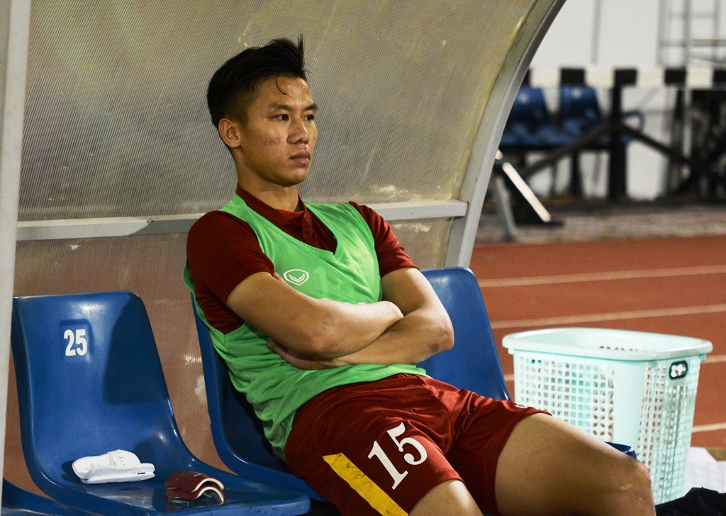 Quế Ngọc Hải đứt dây chằng cổ chân trước thềm AFF Cup - Ảnh 1. Quế Ngọc Hải đứt dây chằng cổ chân trước thềm AFF Cup - Ảnh 1.