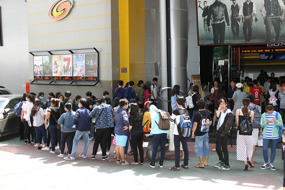 Ông Cao Thắng ôm từ phía sau, bí mật cùng fan mừng sinh nhật sớm cho Đông Nhi - Ảnh 10. Ông Cao Thắng ôm từ phía sau, bí mật cùng fan mừng sinh nhật sớm cho Đông Nhi - Ảnh 10.