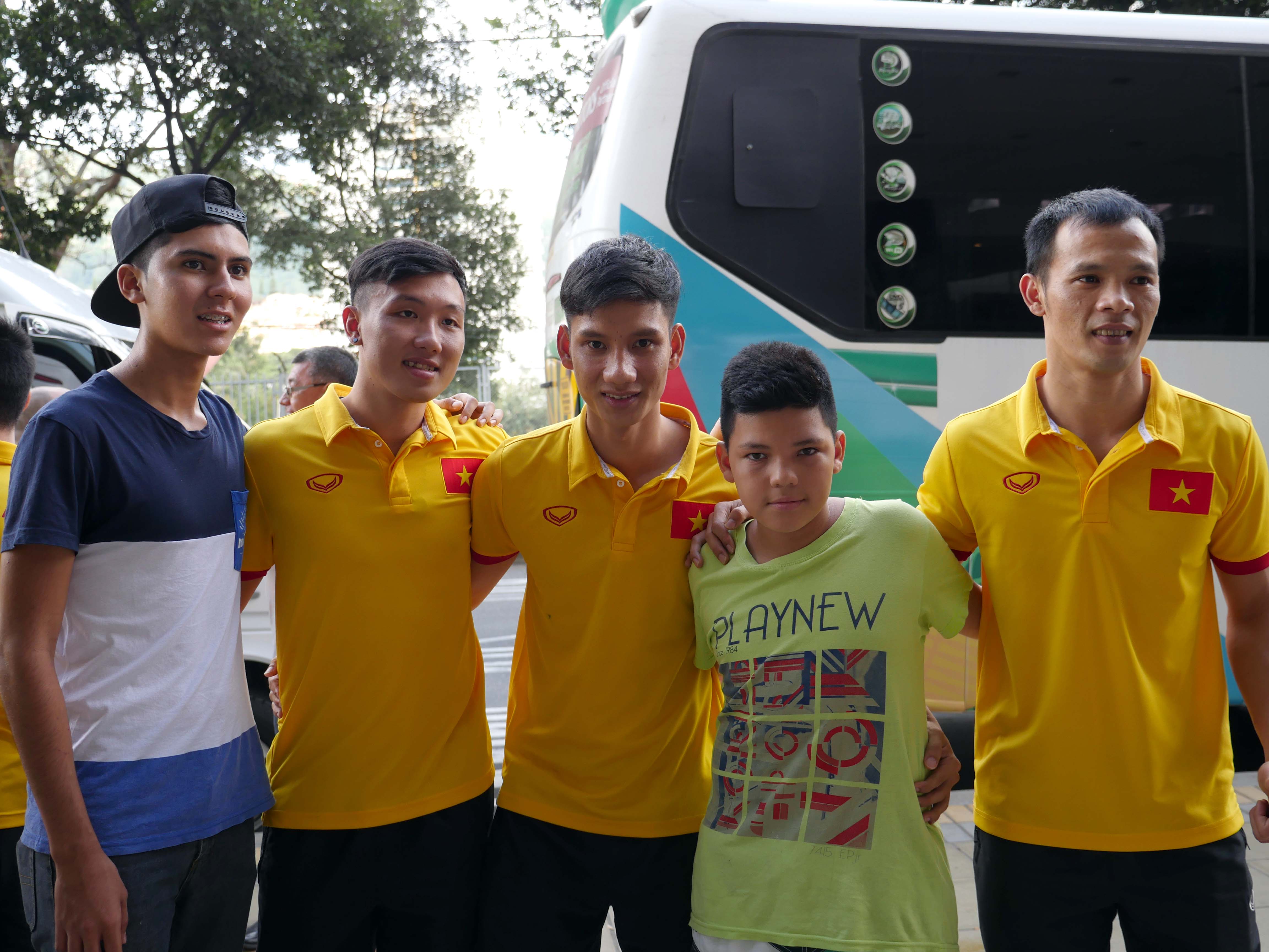 Chờ gặp Nga, tuyển futsal Việt Nam đi shopping ở Colombia - Ảnh 5. Chờ gặp Nga, tuyển futsal Việt Nam đi shopping ở Colombia - Ảnh 5.