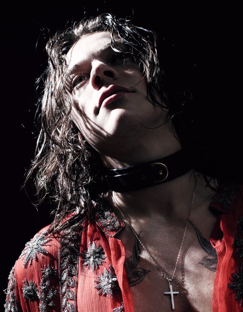 Harry Styles mà cứ thế này thì giới mẫu nam thất nghiệp mất! - Ảnh 7. Harry Styles mà cứ thế này thì giới mẫu nam thất nghiệp mất! - Ảnh 7.