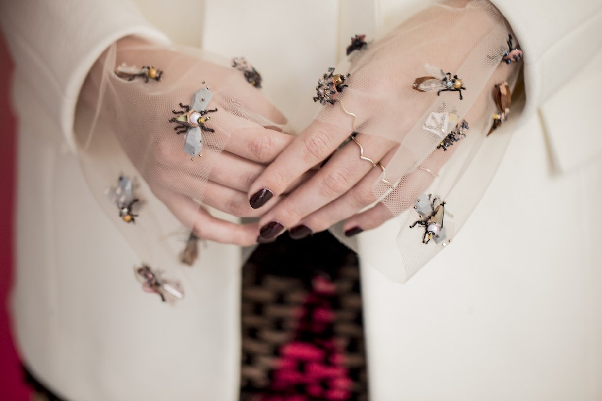 Haute Couture Việt Nam: Lại gây tranh cãi vì cách biệt 1 trời 1 vực với chuẩn quốc tế - Ảnh 13. Haute Couture Việt Nam: Lại gây tranh cãi vì cách biệt 1 trời 1 vực với chuẩn quốc tế - Ảnh 13.
