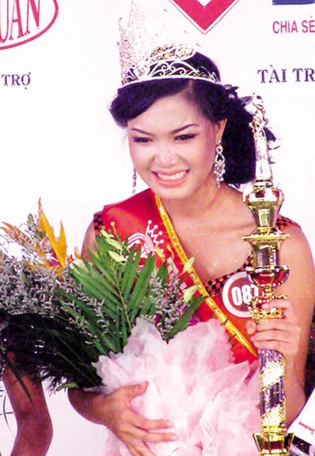 Khác biệt lớn giữa style make up ngoài đời với trên sân khấu đăng quang của các Hoa Hậu Việt Nam - Ảnh 5.