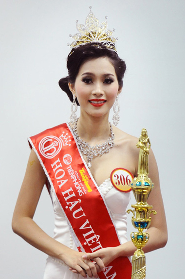 Khác biệt lớn giữa style make up ngoài đời với trên sân khấu đăng quang của các Hoa Hậu Việt Nam - Ảnh 13.