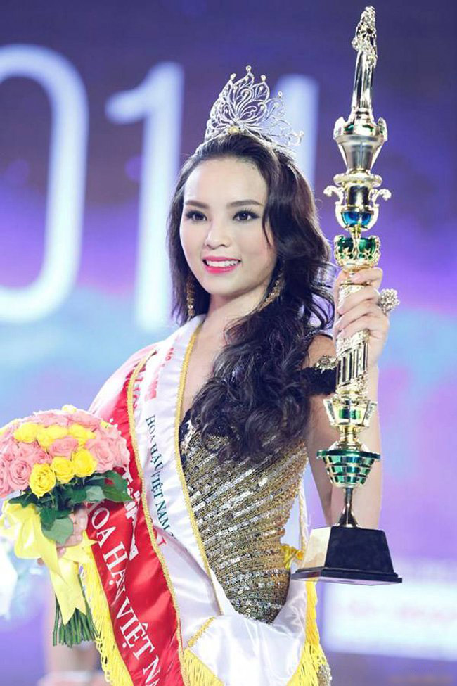Khác biệt lớn giữa style make up ngoài đời với trên sân khấu đăng quang của các Hoa Hậu Việt Nam - Ảnh 17.