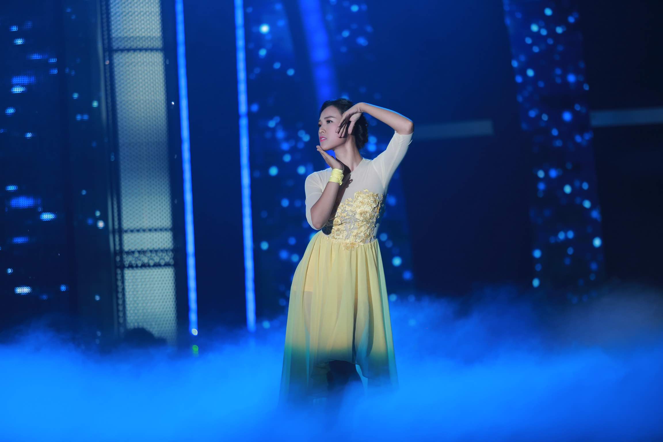 Hoán đổi: La Thành bắt chước Sơn Tùng mặc áo lông giữa trời nóng - Ảnh 10. Hoán đổi: La Thành bắt chước Sơn Tùng mặc áo lông giữa trời nóng - Ảnh 10.