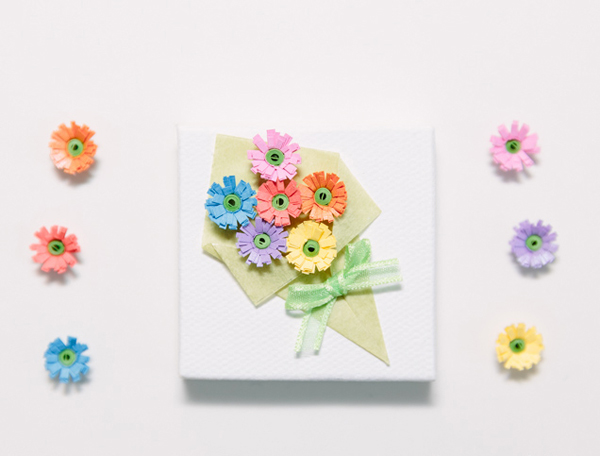 Nhặt nhạnh giấy màu làm bó hoa trang trí hộp quà siêu lãng mạn - Ảnh 10.