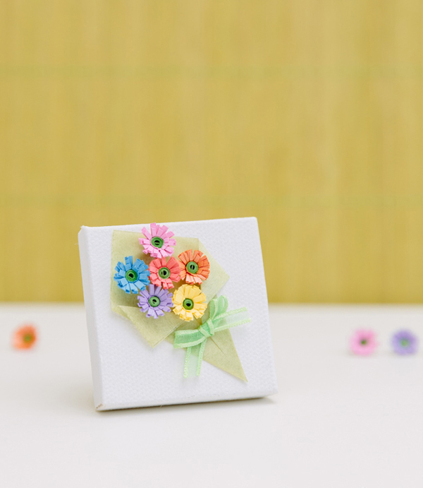 Nhặt nhạnh giấy màu làm bó hoa trang trí hộp quà siêu lãng mạn - Ảnh 12.