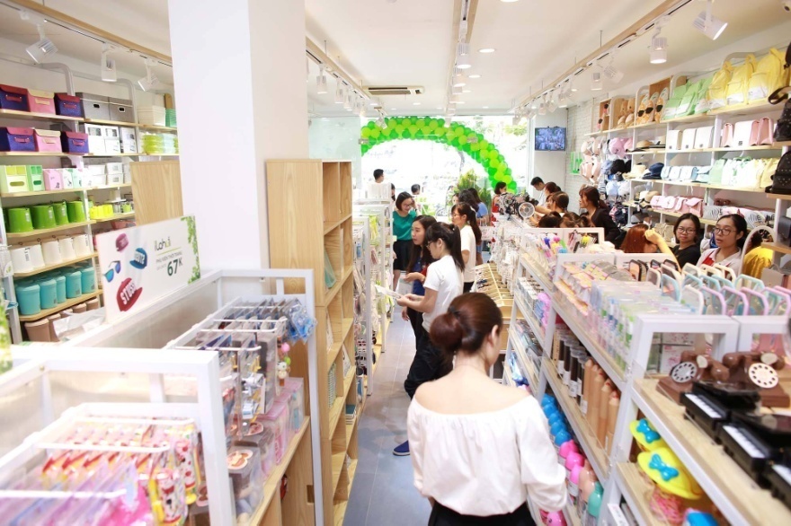 Không váy áo lộng lẫy, Á hậu Tú Anh vẫn đẹp rạng rỡ giữa đời thường - Ảnh 9. Không váy áo lộng lẫy, Á hậu Tú Anh vẫn đẹp rạng rỡ giữa đời thường - Ảnh 9.