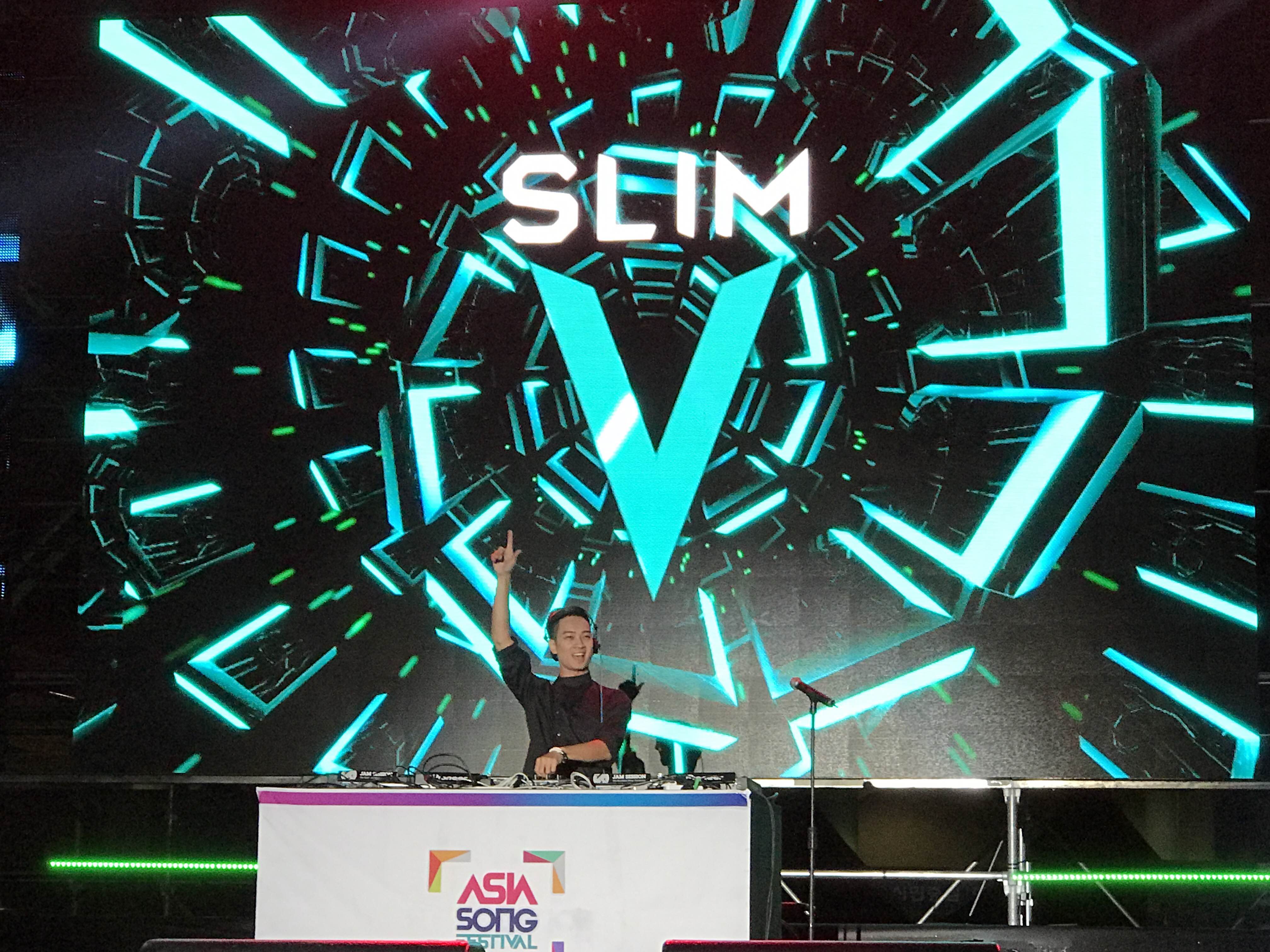 SlimV gây ấn tượng mạnh tại Asia Song Festival, tiếp tục được mời diễn tại sự kiện EDM lớn nhất Hàn Quốc - Ảnh 5. SlimV gây ấn tượng mạnh tại Asia Song Festival, tiếp tục được mời diễn tại sự kiện EDM lớn nhất Hàn Quốc - Ảnh 5.