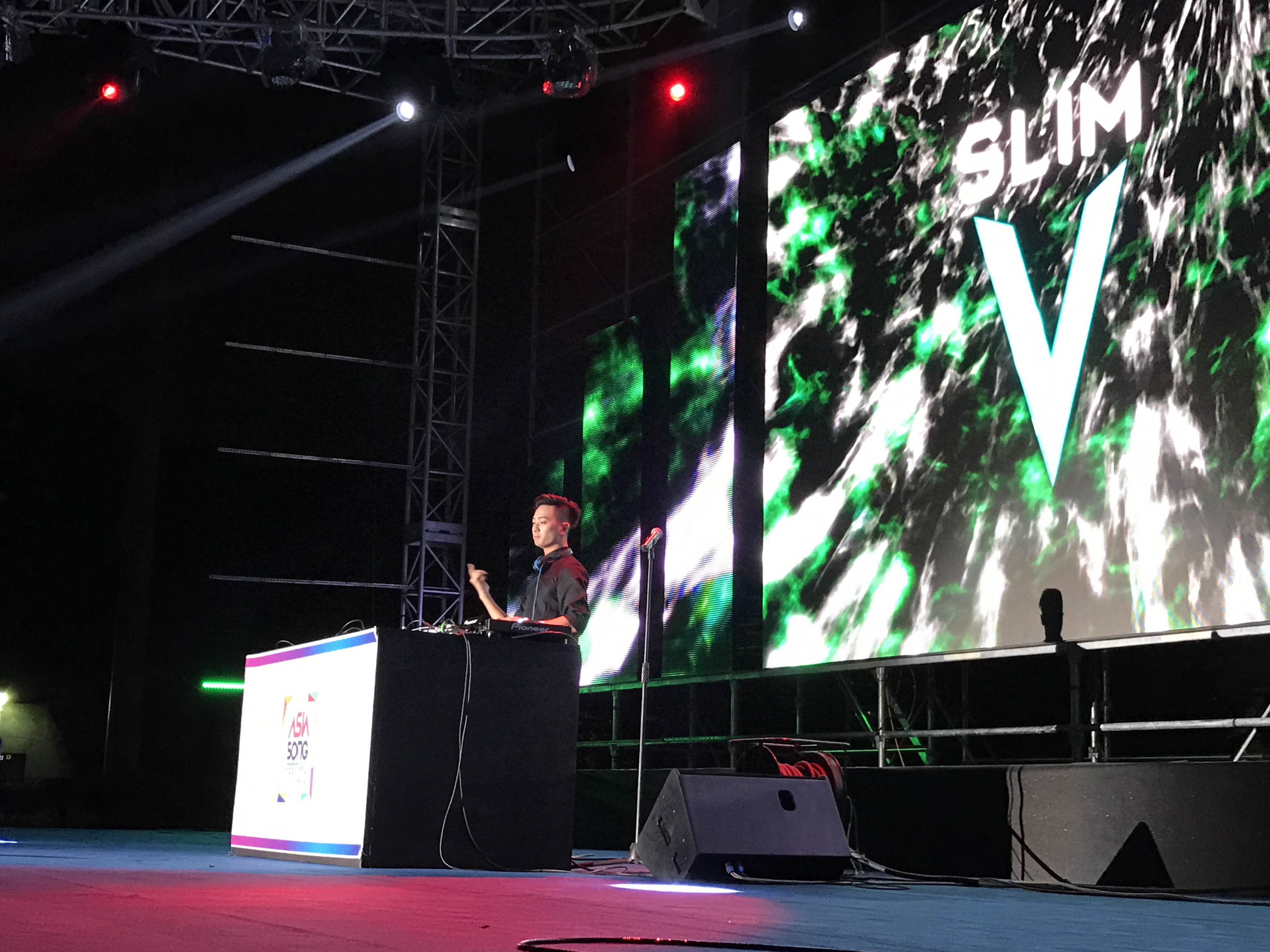 SlimV gây ấn tượng mạnh tại Asia Song Festival, tiếp tục được mời diễn tại sự kiện EDM lớn nhất Hàn Quốc - Ảnh 6. SlimV gây ấn tượng mạnh tại Asia Song Festival, tiếp tục được mời diễn tại sự kiện EDM lớn nhất Hàn Quốc - Ảnh 6.