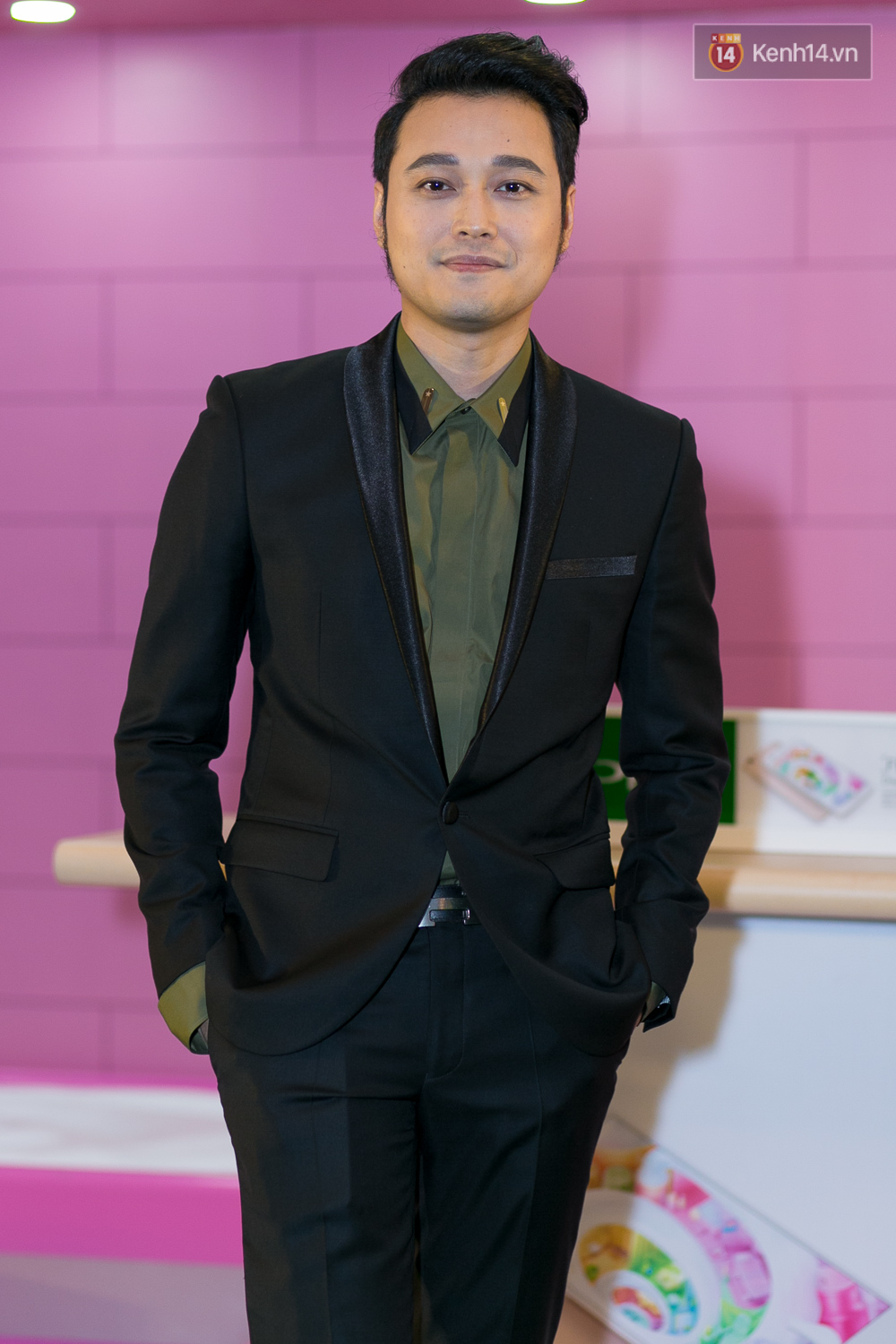 Sơn Tùng M-TP xuất hiện cực chất và đẹp trai giữa dàn mỹ nhân hot của showbiz Việt - Ảnh 13. Sơn Tùng M-TP xuất hiện cực chất và đẹp trai giữa dàn mỹ nhân hot của showbiz Việt - Ảnh 13.