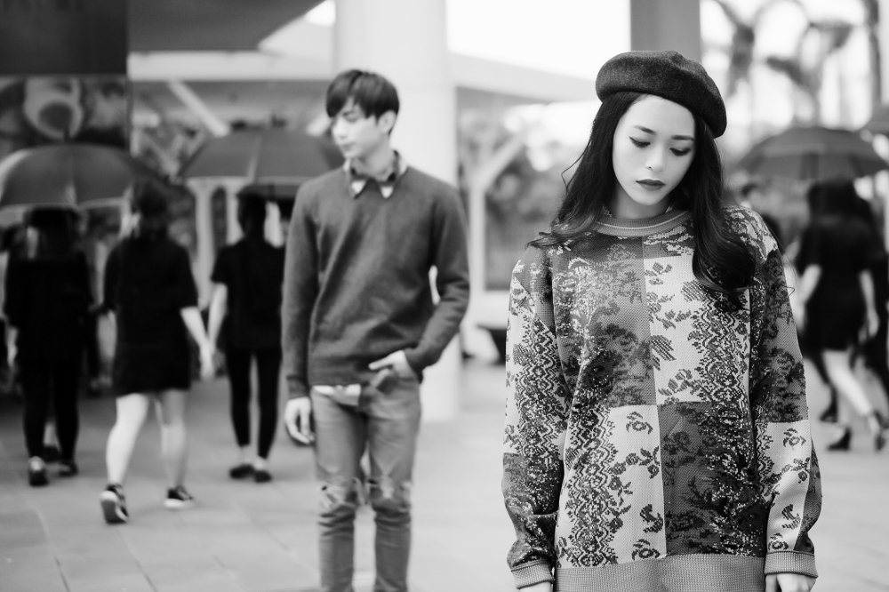 Soobin Hoàng Sơn diện đồ đông giữa thời tiết 30 độ để quay MV cho siêu hit - Ảnh 4. Soobin Hoàng Sơn diện đồ đông giữa thời tiết 30 độ để quay MV cho siêu hit - Ảnh 4.