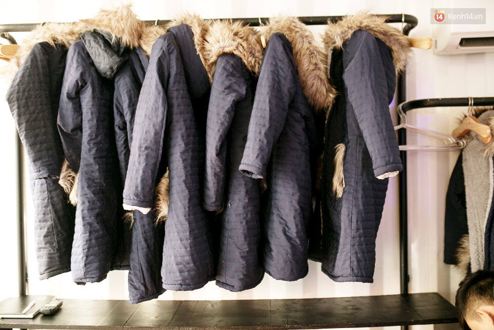 Bàn ghế làm từ băng, không gian âm 10 độ C, đây chắc chắn là quán cà phê độc nhất Sài Gòn - Ảnh 2. Bàn ghế làm từ băng, không gian âm 10 độ C, đây chắc chắn là quán cà phê độc nhất Sài Gòn - Ảnh 2.