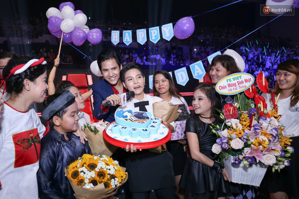 The Voice Kids: Noo Phước Thịnh loại hot boy 9 tuổi, Đông Nhi bưng mặt khóc sau khi công bố kết quả - Ảnh 39. The Voice Kids: Noo Phước Thịnh loại hot boy 9 tuổi, Đông Nhi bưng mặt khóc sau khi công bố kết quả - Ảnh 39.