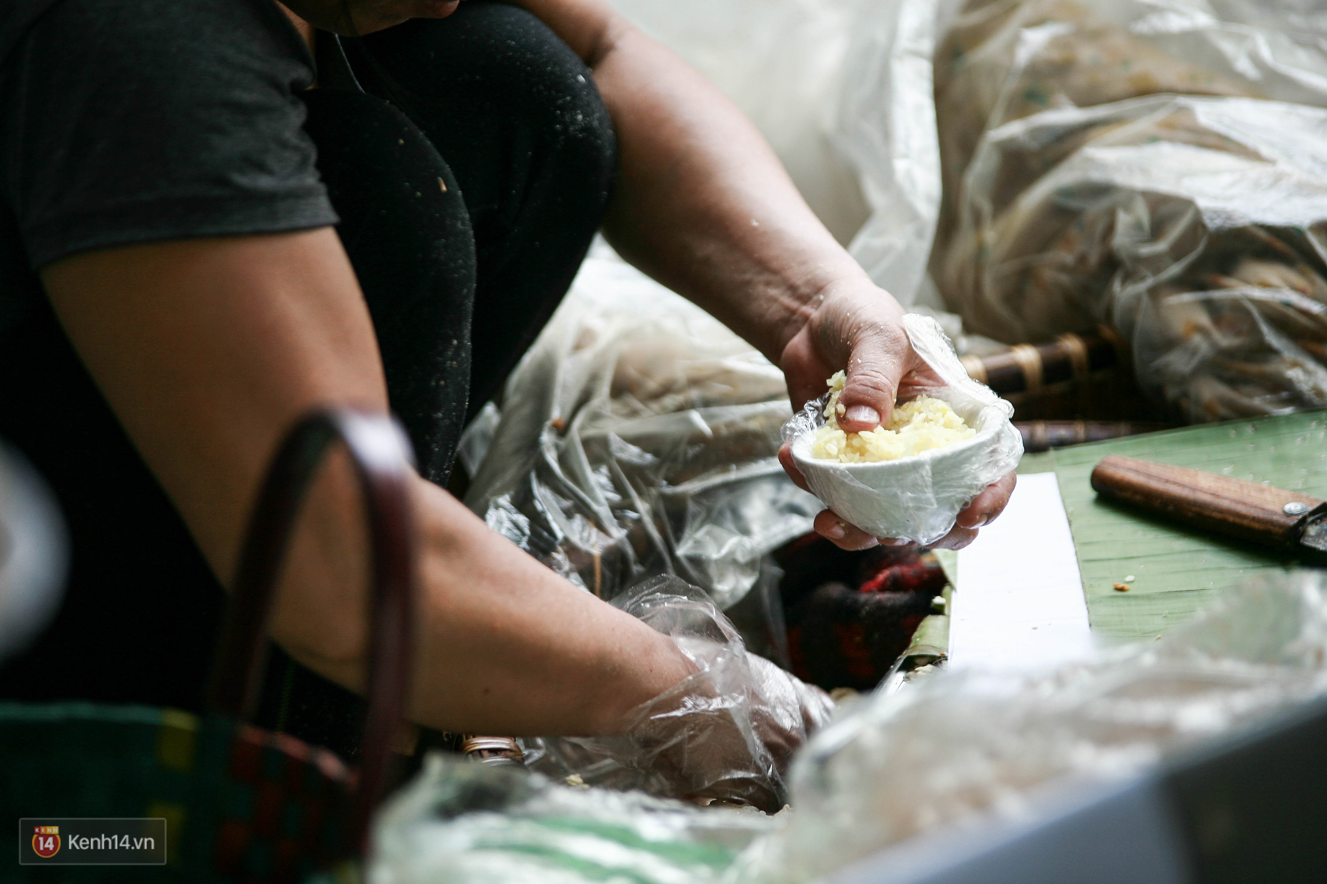 Ngày Hà Nội mát trời, đi ăn xôi ở 3 hàng vỉa hè cứ chậm chân... là hết - Ảnh 3. Ngày Hà Nội mát trời, đi ăn xôi ở 3 hàng vỉa hè cứ chậm chân... là hết - Ảnh 3.