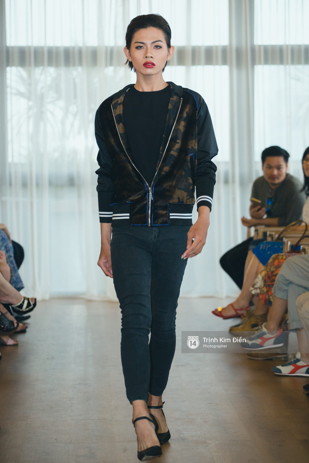 Mai Ngô & Lilly Nguyễn lại cùng catwalk cho BST áo Bomber oách nhất Việt Nam! - Ảnh 15. Mai Ngô & Lilly Nguyễn lại cùng catwalk cho BST áo Bomber oách nhất Việt Nam! - Ảnh 15.