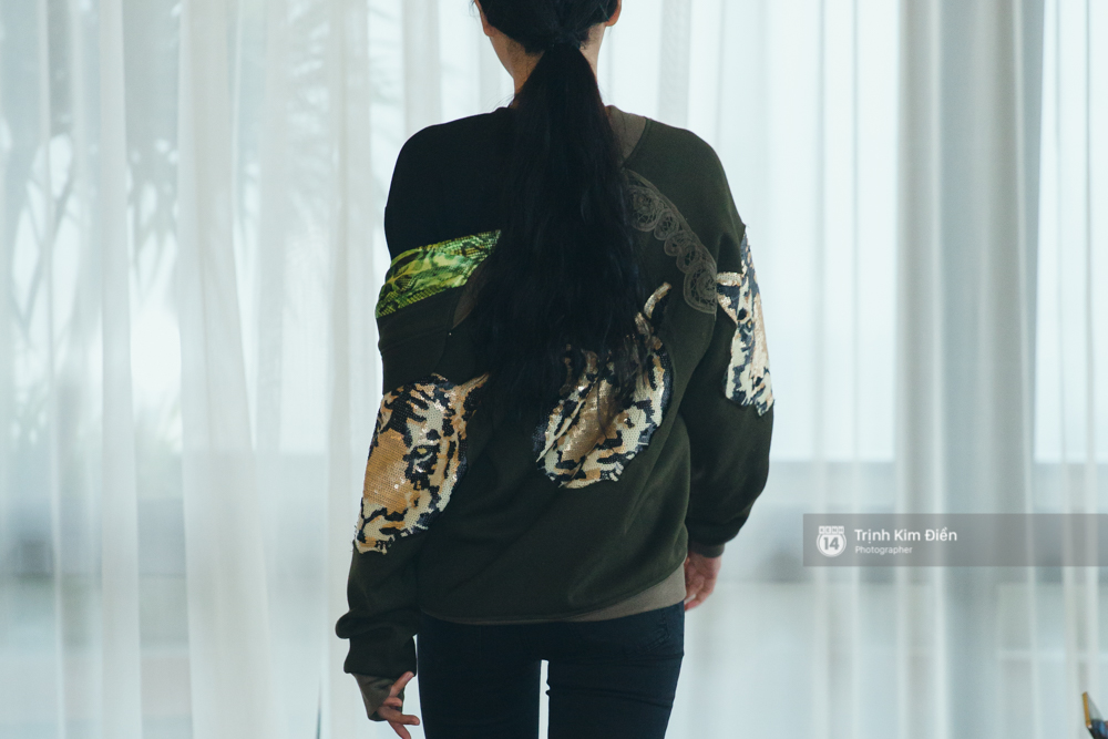 Mai Ngô & Lilly Nguyễn lại cùng catwalk cho BST áo Bomber oách nhất Việt Nam! - Ảnh 20. Mai Ngô & Lilly Nguyễn lại cùng catwalk cho BST áo Bomber oách nhất Việt Nam! - Ảnh 20.