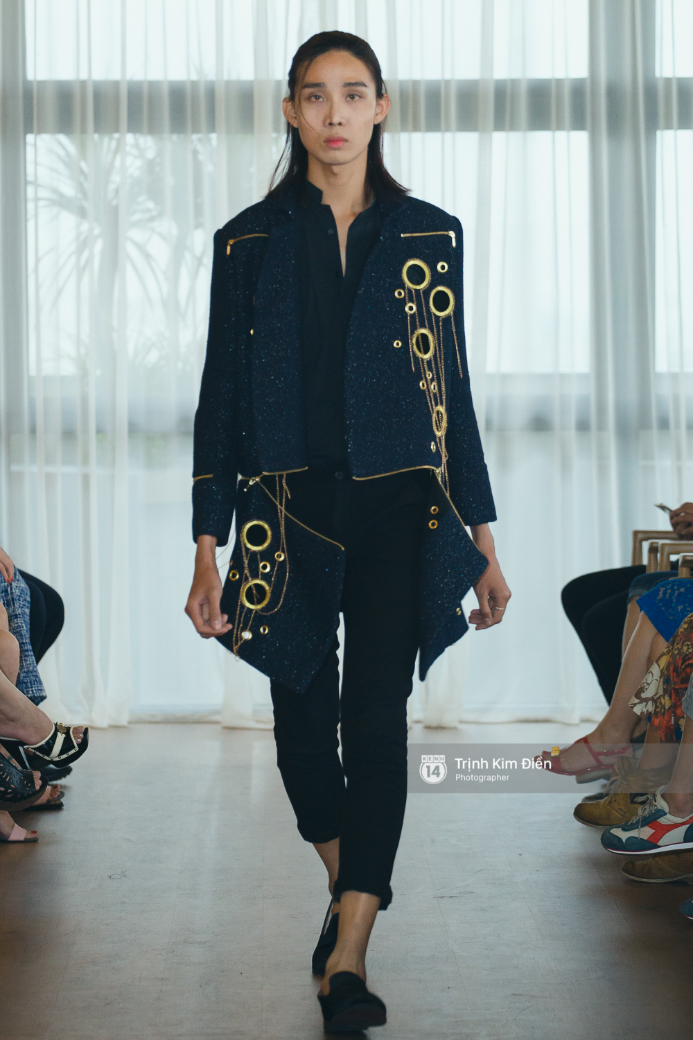 Mai Ngô & Lilly Nguyễn lại cùng catwalk cho BST áo Bomber oách nhất Việt Nam! - Ảnh 23. Mai Ngô & Lilly Nguyễn lại cùng catwalk cho BST áo Bomber oách nhất Việt Nam! - Ảnh 23.