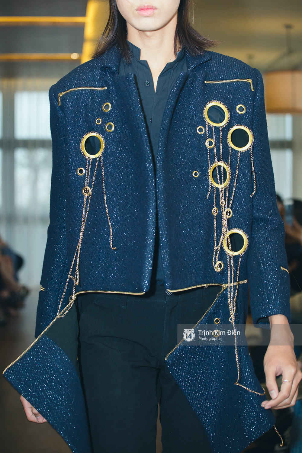 Mai Ngô & Lilly Nguyễn lại cùng catwalk cho BST áo Bomber oách nhất Việt Nam! - Ảnh 24. Mai Ngô & Lilly Nguyễn lại cùng catwalk cho BST áo Bomber oách nhất Việt Nam! - Ảnh 24.