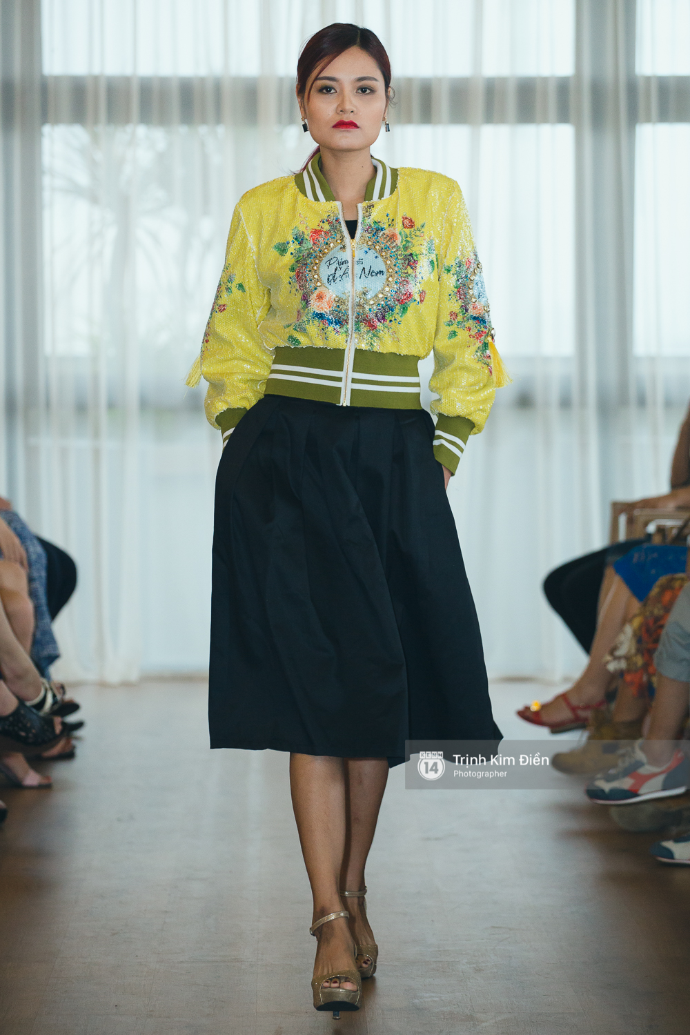 Mai Ngô & Lilly Nguyễn lại cùng catwalk cho BST áo Bomber oách nhất Việt Nam! - Ảnh 29. Mai Ngô & Lilly Nguyễn lại cùng catwalk cho BST áo Bomber oách nhất Việt Nam! - Ảnh 29.