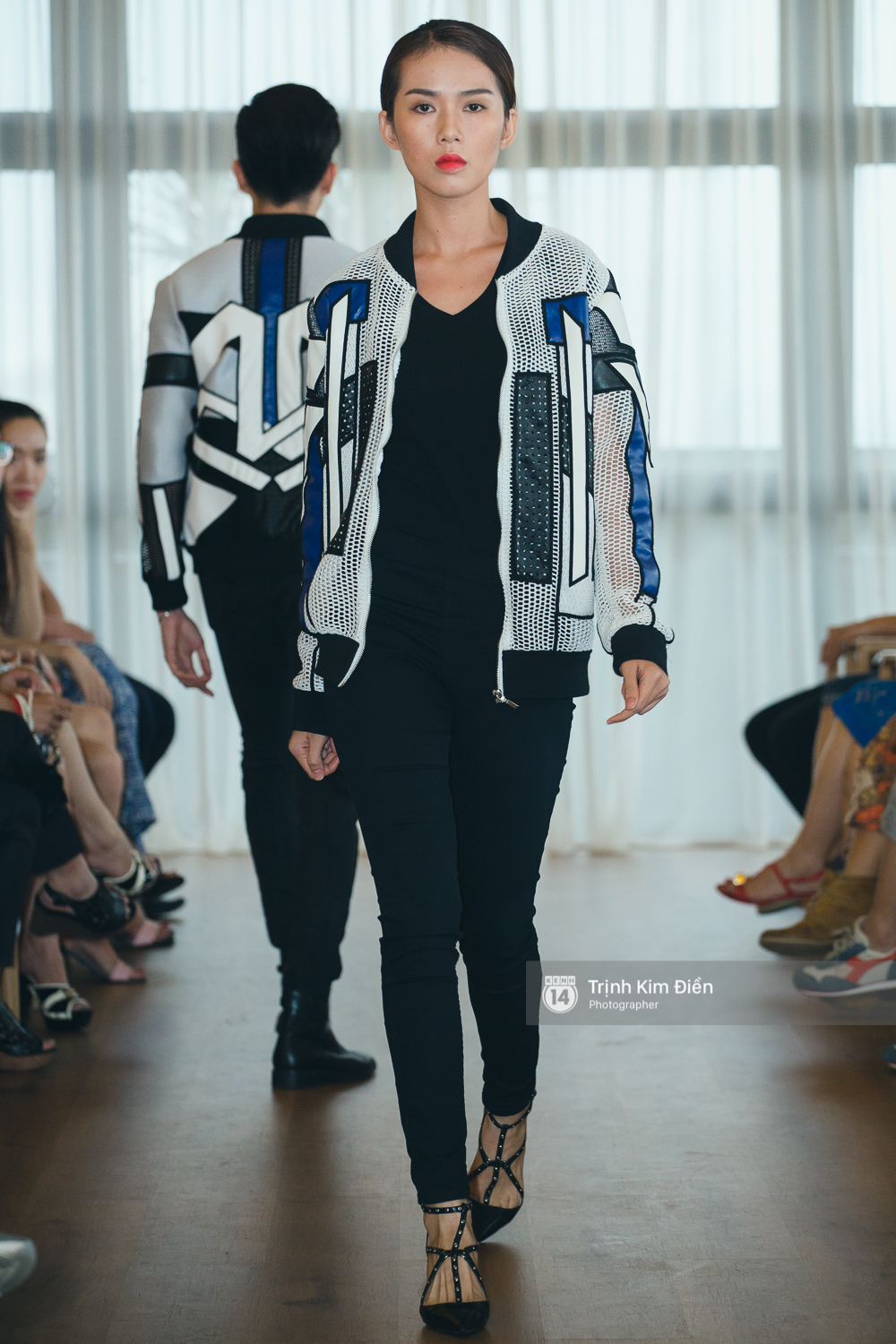 Mai Ngô & Lilly Nguyễn lại cùng catwalk cho BST áo Bomber oách nhất Việt Nam! - Ảnh 30. Mai Ngô & Lilly Nguyễn lại cùng catwalk cho BST áo Bomber oách nhất Việt Nam! - Ảnh 30.