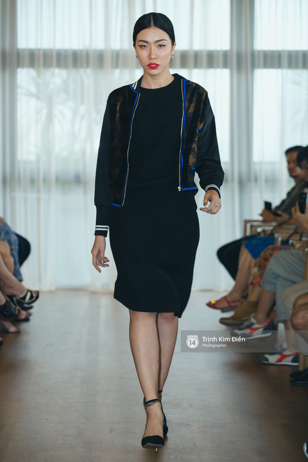 Mai Ngô & Lilly Nguyễn lại cùng catwalk cho BST áo Bomber oách nhất Việt Nam! - Ảnh 34. Mai Ngô & Lilly Nguyễn lại cùng catwalk cho BST áo Bomber oách nhất Việt Nam! - Ảnh 34.