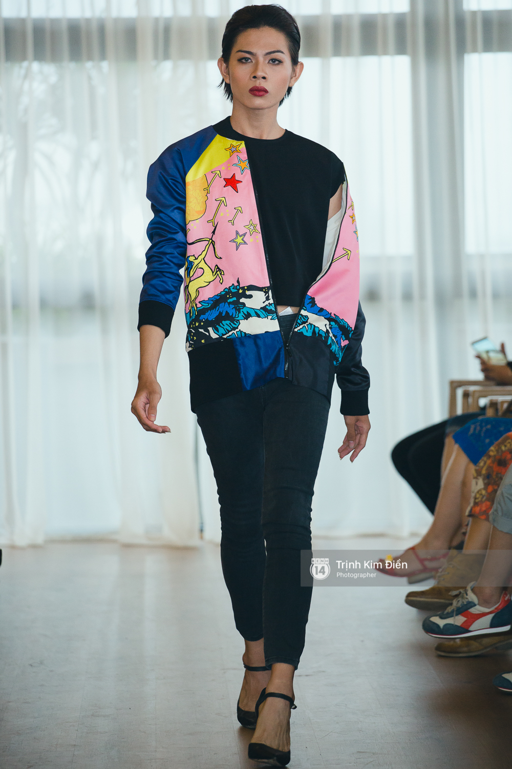 Mai Ngô & Lilly Nguyễn lại cùng catwalk cho BST áo Bomber oách nhất Việt Nam! - Ảnh 37. Mai Ngô & Lilly Nguyễn lại cùng catwalk cho BST áo Bomber oách nhất Việt Nam! - Ảnh 37.